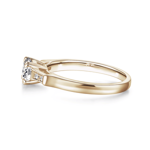 Brilliant Solitaire Round Cut Engagement Ring With Accents