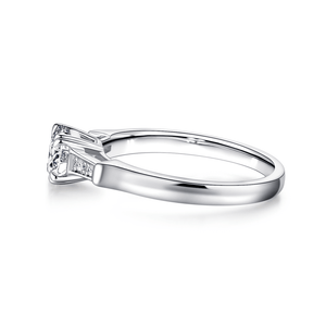 Brilliant Solitaire Round Cut Engagement Ring With Accents