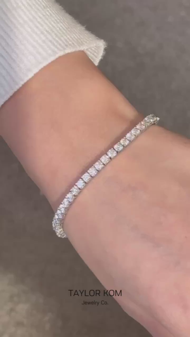 Classic Round Shaped Moissanite Tennis Bracelet